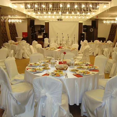 Otantik Gemi Муданья