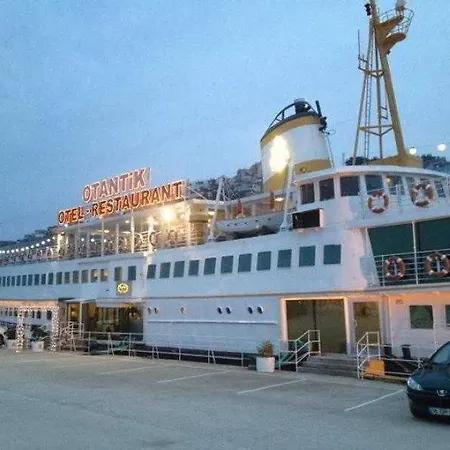 Otantik Gemi Hotel