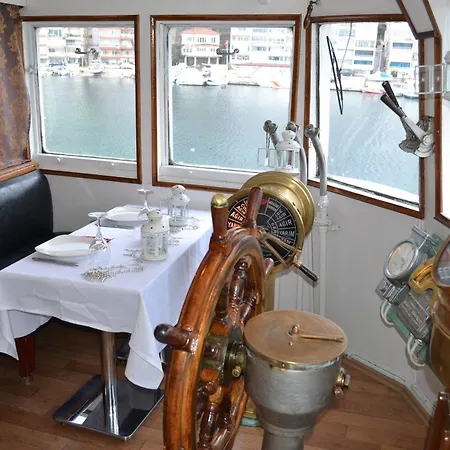 Otantik Gemi Hotel 3*