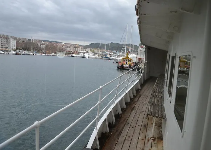 Otantik Gemi Hotel 3*